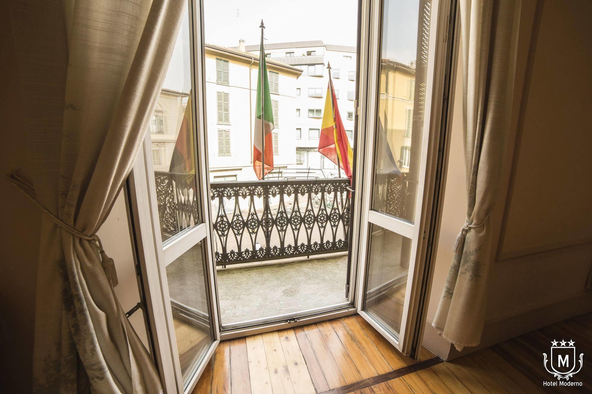 Hotel Moderno Леко Екстериор снимка